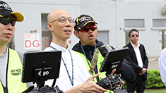在專業團隊協助下，我首次當上無人機「機師」，模擬遙控偵測器「天狼嗅探儀」以監察海上船舶排放！